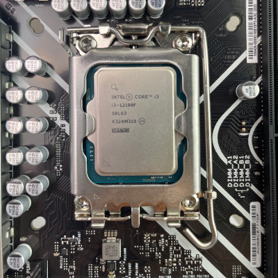 Intel i3-12100F Alder Lake